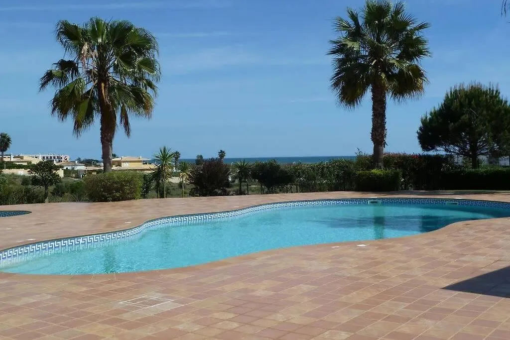 Great 2 Bedroom Apartment With Communal Pool Lagos