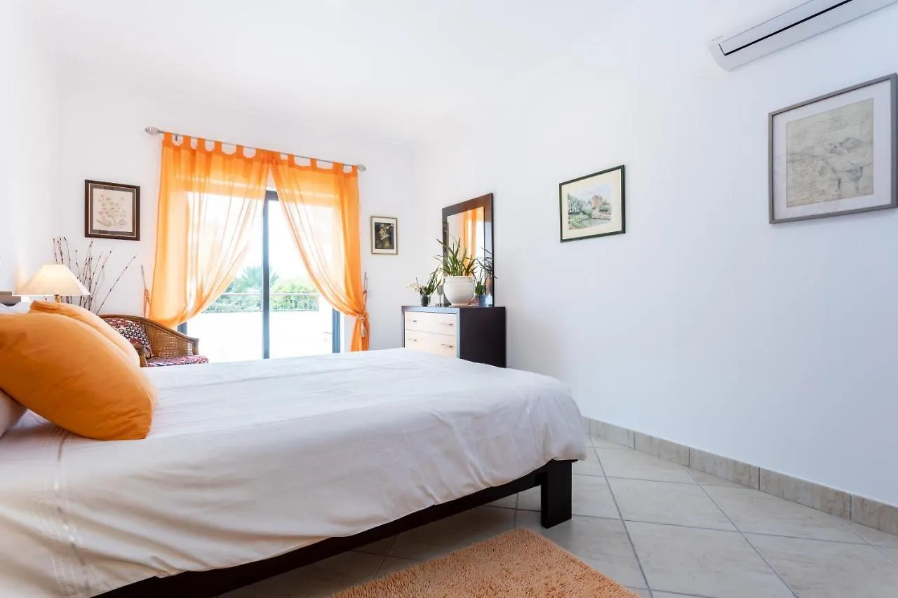 Great 2 Bedroom Apartment With Communal Pool Lagos
